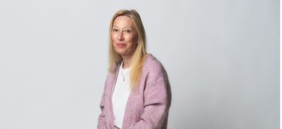 Sophia Jansson skriver självbiografi – söker svar om mamman